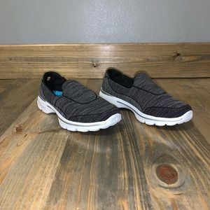 Go walk Skechers/ shoes